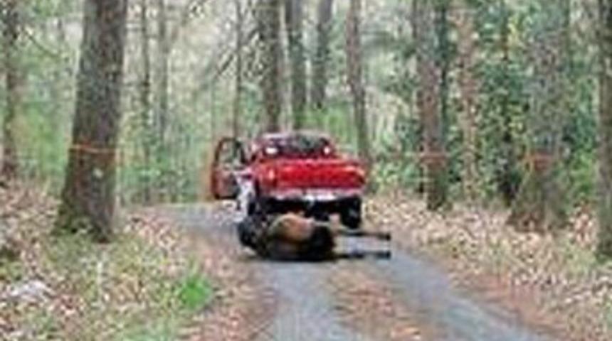 Ka&ccedil;an ata işkence kameraya takıldı!