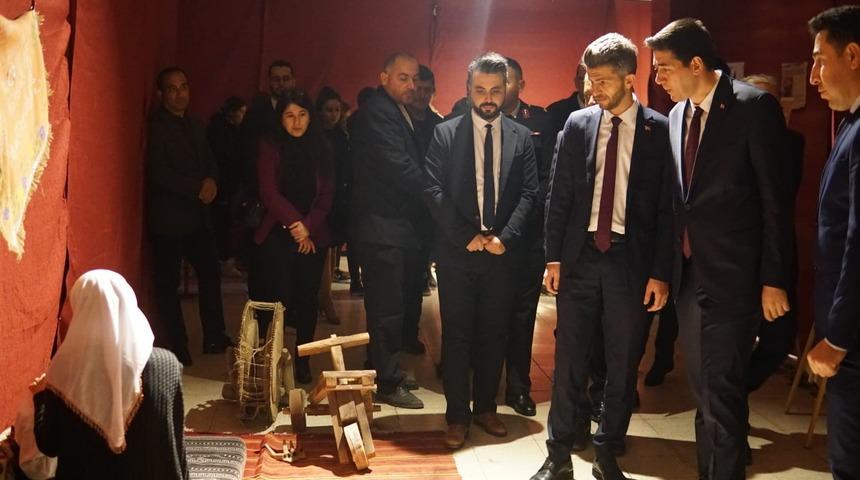 Öğretmenler Çanakkale’ye gidemeyen öğrencilere okulda Çanakkale Müzesi oluşturdu