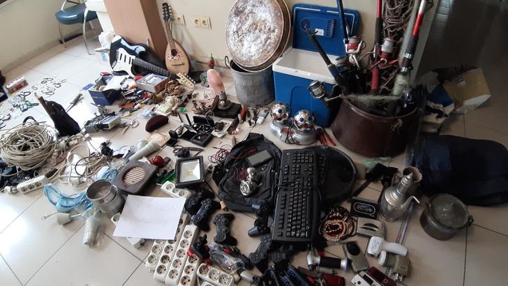 Bir şehir rahat bir nefes aldı! İki evi olan hırsız yakayı ele verdi: Odalardan çıkanlar şoke etti G5