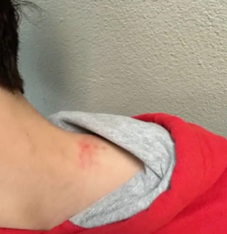 Okul servisinde korkunç anlar! Servis şoförü ortaokul öğrencisini darp etti... Görüntüler infiale neden oldu G4