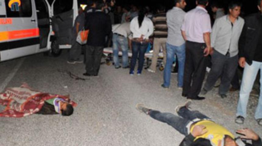 Kamyonet takla attı, işçiler savruldu...