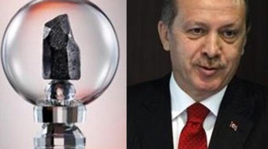 Erdoğan'a verilecek &ouml;d&uuml;l geri &ccedil;ekildi