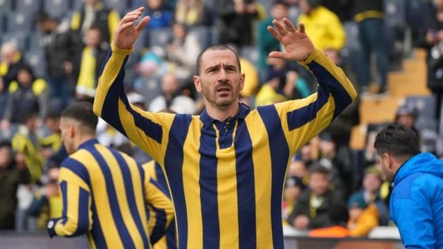 Büyük beklentilerle gelmişti! Bonucci takımdan olaylı şekilde ayrılıyor... Fenerbahçe'deyken başka bir takımla anlaştığı iddia edildi