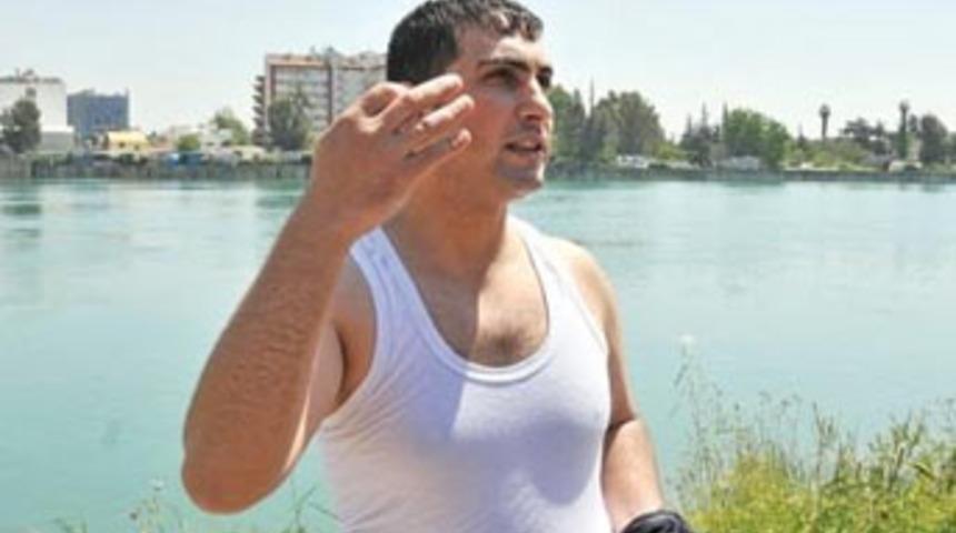 Tek başına 4 kişiyi kurtardı