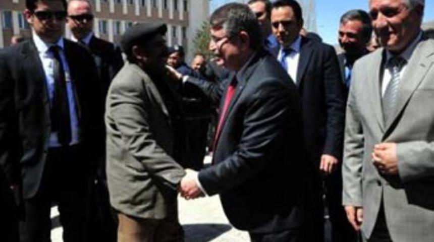 Hadi bi takla at, oyna göreyim