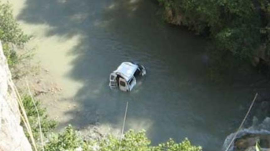 Adana'da s&uuml;r&uuml;c&uuml; kalp krizi ge&ccedil;irdi: 5 &ouml;l&uuml;