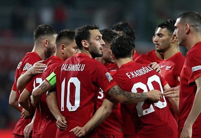EURO 2024'teki son rakibimiz belli oldu gibi! Komşularımızdan biri grupta son takım olarak katılacak...