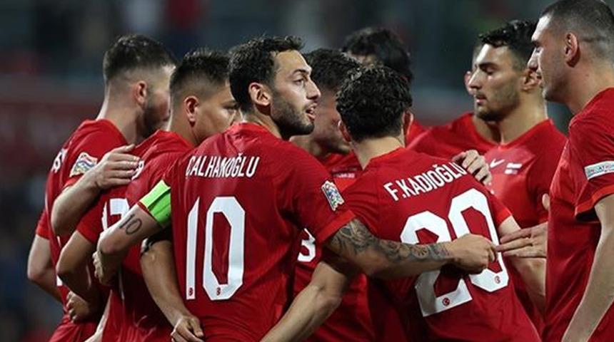 EURO 2024'teki son rakibimiz belli oldu gibi! Komşularımızdan biri grupta son takım olarak katılacak...