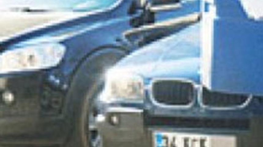 KCK plakalı ara&ccedil; sağa &ccedil;ek