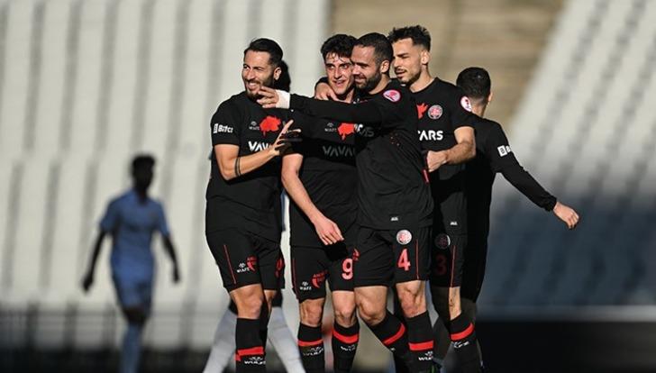 Fenerbahçe ve Galatasaray rekabetinde şampiyon kimin olacağı ünlü tahmin sitesi tarafından açıklandı! Yüzde 66'lık oranla önde götürüyor... G2