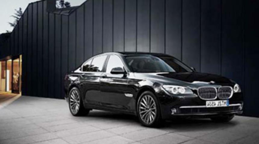 Y&uuml;ksek teknoloji &uuml;r&uuml;n&uuml; otomobiller