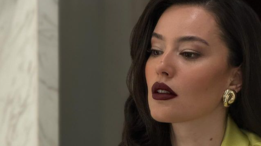 Pelin Akil buz ortasındaki göle girdi! 'İzlerken zatürre oldum'