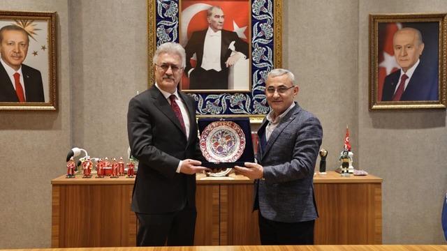 Tamer Karadağlı Kütahya’yı ziyaret etti