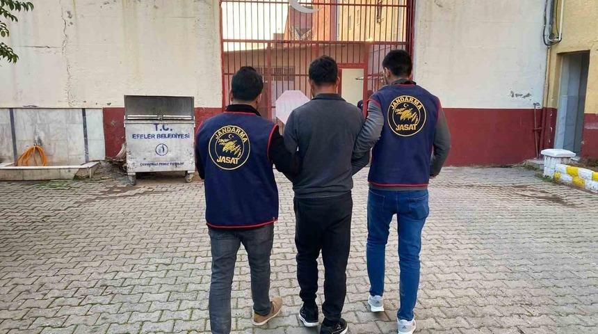 Jandarma 20 g&uuml;nde 262 aranan şahsı yakaladı