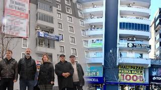 Bakanlığın Kahramanmaraş'taki 'yıkım' kararı isyan ettirdi! Binaya astıkları bu pankart dikkat çekti