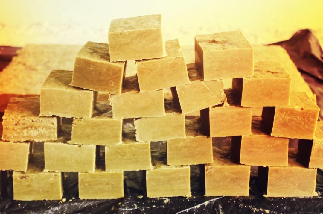 Cilt sorunlarına doğal &ccedil;&ouml;z&uuml;m: Egzama ve kepeğin dermanı! Kilosu 450 TL... Gramı gramına &ouml;l&ccedil;&uuml;lerek yapılıyor