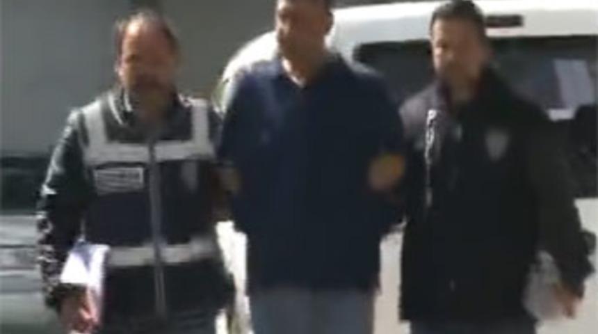 Öğrencisini öpen öğretmen tutuklandı