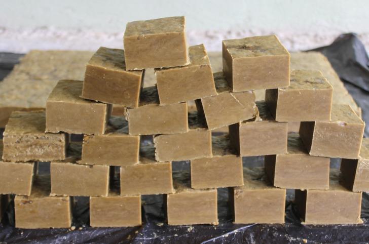 Cilt sorunlarına doğal çözüm: Egzama ve kepeğin dermanı! Kilosu 450 TL... Gramı gramına ölçülerek yapılıyor G1