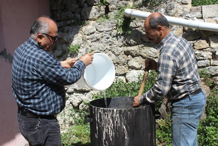 Cilt sorunlarına doğal çözüm: Egzama ve kepeğin dermanı! Kilosu 450 TL... Gramı gramına ölçülerek yapılıyor G5