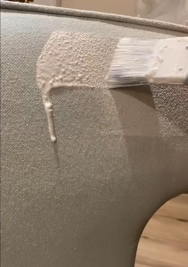 'Beni yeni bir kanepe almaktan kurtardı' Buzdolabı, mutfak dolabı ve tezgahtan sonra... Evini yenilemek isteyenler şimdi de koltuklarını boyuyor! O detaya dikkat G5