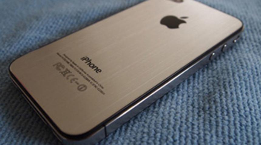 iPhone 5 hangi materyalden &uuml;retilecek?