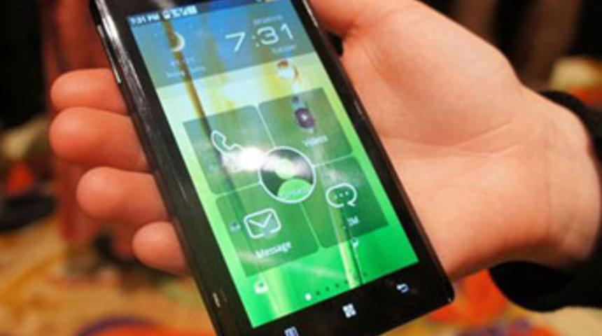 Intel&rsquo;in akıllı telefonu yakında sahne alıyor