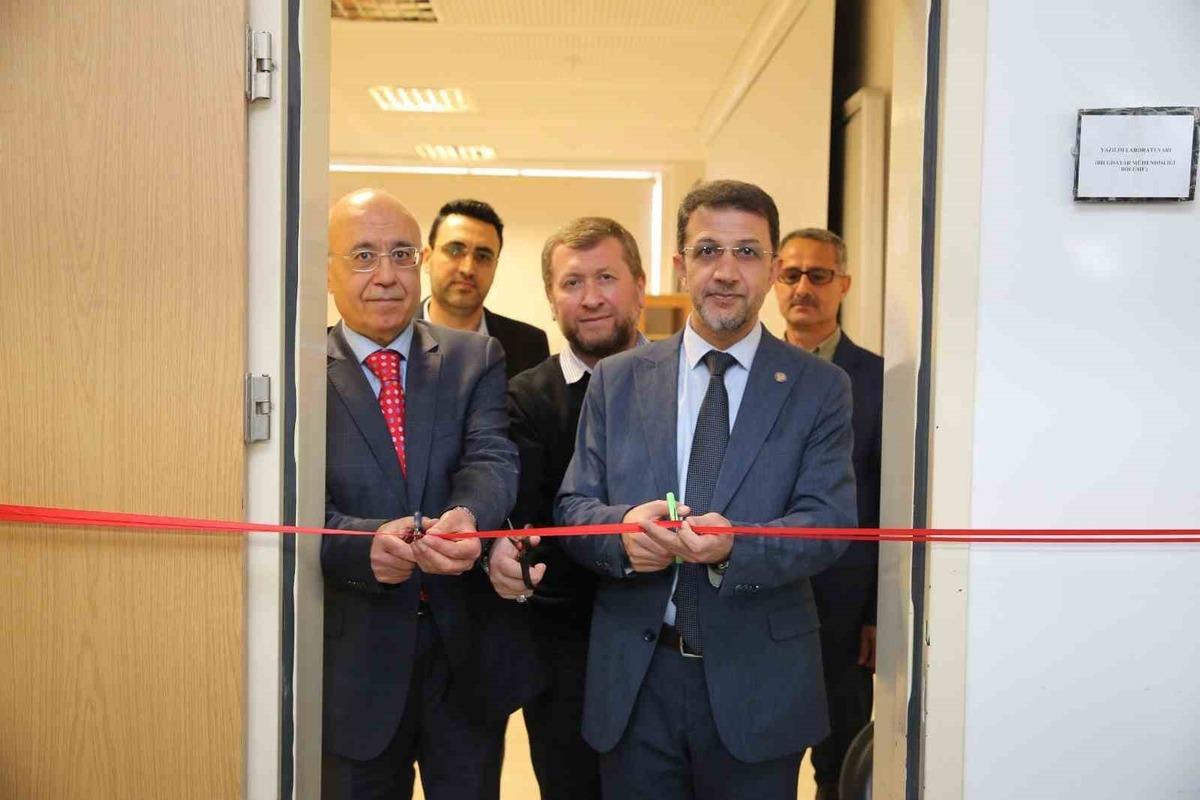 Şırnak &Uuml;niversitesinde yazılım laboratuvarı a&ccedil;ıldı