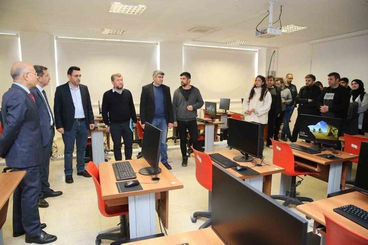 Şırnak Üniversitesinde yazılım laboratuvarı açıldı G2