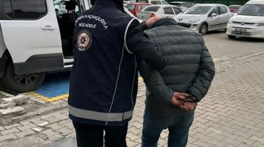 Erzincan'da düzensiz göçmenleri taşıyan sürücü tutuklandı