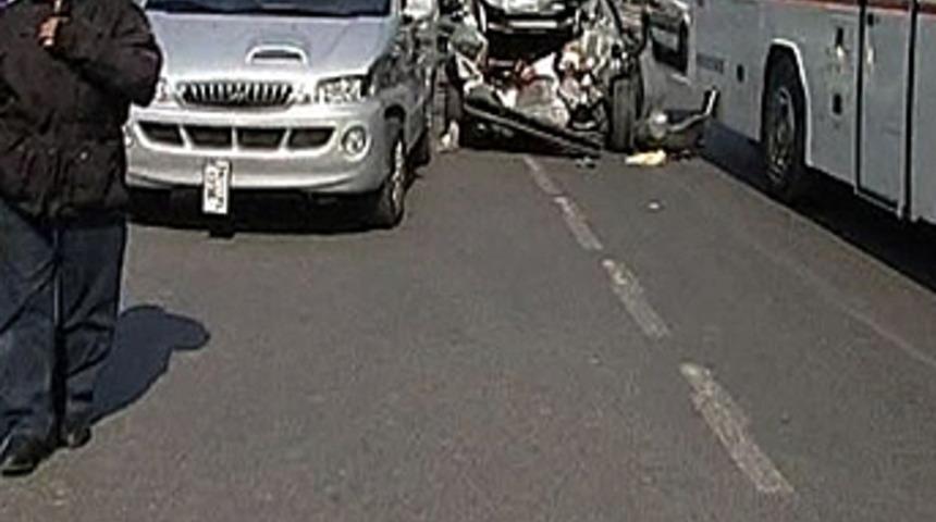 Kadık&ouml;y'de 11 ara&ccedil; birbirine girdi