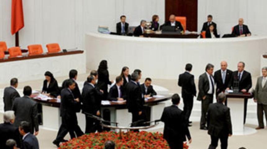 AK Partili vekillere seyahat yasağı!