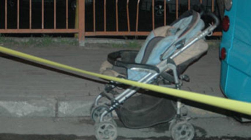 Eşinin cesedini bebek arabasına koymuş