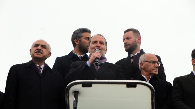 'Gece gündüz bizi konuşuyorlar' diyen Fatih Erbakan isyan etti: Yukarıdan talimat gitmiş, ambargo var