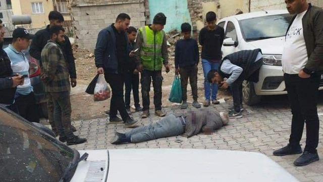 Babasını sokak ortasında sırtından bıçaklayarak öldürdü! Kan donduran vahşetin nedeni ortaya çıktı