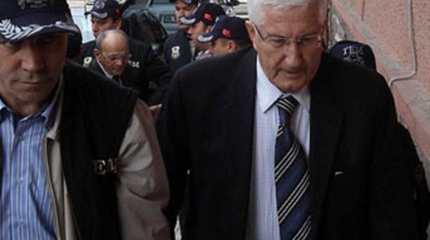 &Ccedil;evik Bir tutuklandı