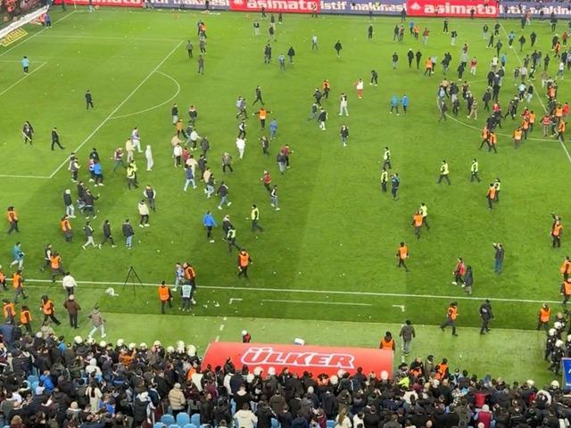 Trabzon'da yumruk atılmıştı! Yaşananlar sonrası Livakovic'in kararı Fenerbahçe'de şok etkisi yarattı... "Benim için burası bitti"