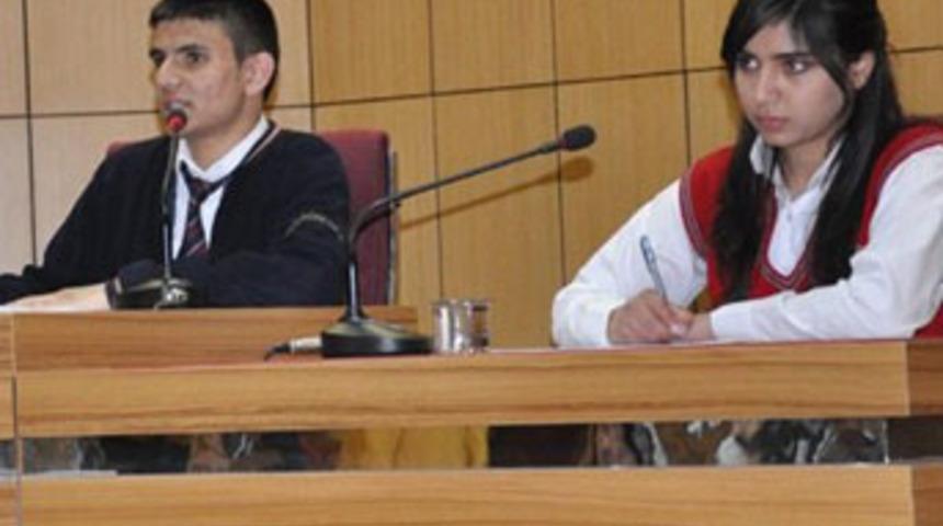 Liseli öğrenci meclisi başkanı cami istedi