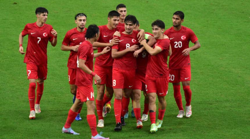 Ümit Milli Takım'a gönderilen Semih Kılıçsoy cevabını 16 dakikada verdi! Beşiktaş'tan dakikalar içinde göndermeli paylaşım geldi