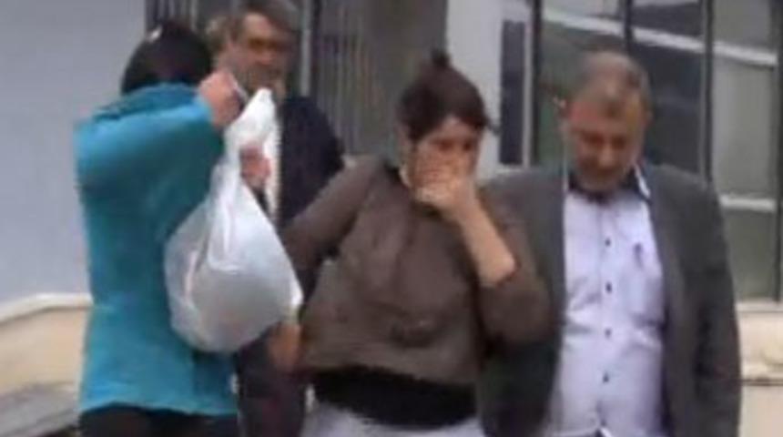 &Ccedil;aldıklarını polis otosuna sakladılar