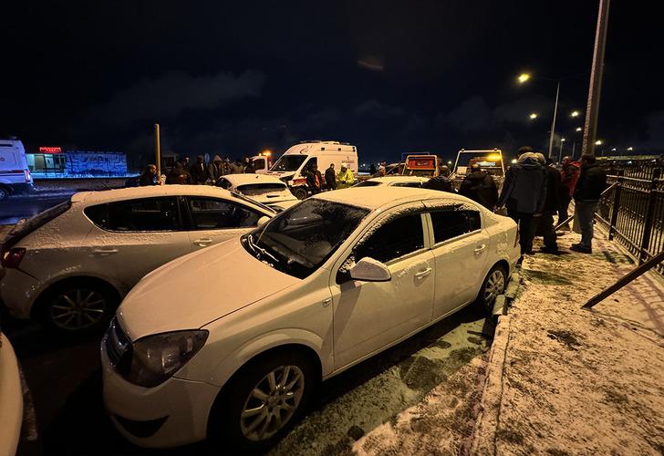 Erzurum'da her yer buz oldu! 48 aracın karıştığı kazada 12 kişi yaralandı