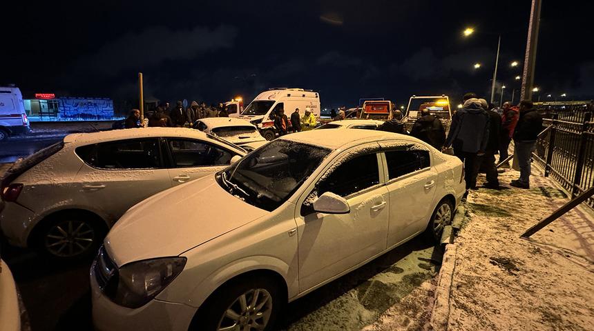 Erzurum'da her yer buz oldu! 48 aracın karıştığı kazada 12 kişi yaralandı