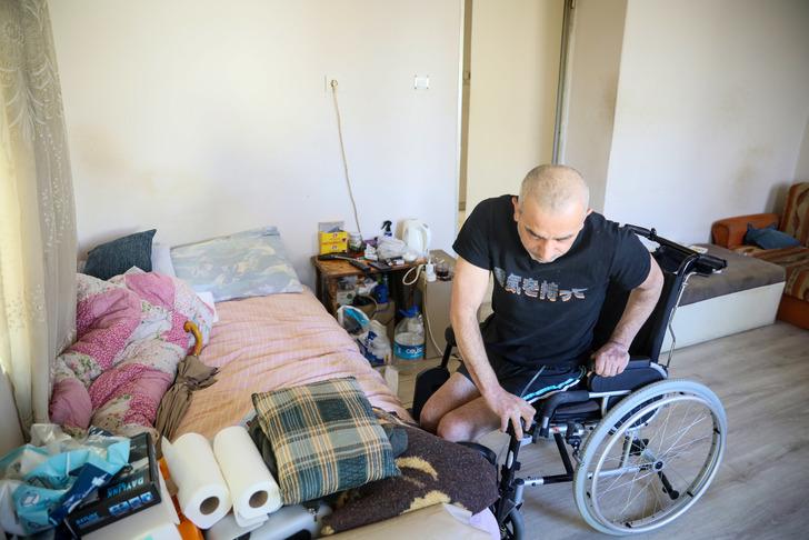 İşe gitmek için uyandı, ayağa kalkamayınca grip sandı! Gerçeği öğrenince hayatının şokunu yaşadı: Hiç aklıma gelmezdi, şimdi tekerlekli sandalye bakıyorum G2