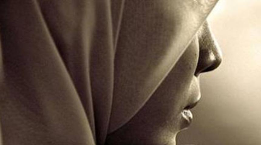 Iraklı kadın ABD'de d&ouml;v&uuml;lerek &ouml;ld&uuml;r&uuml;ld&uuml;!