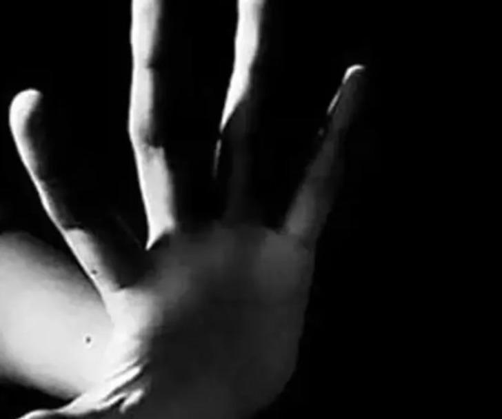 Pilates dersi için evlerine gidiyordu! İğrenç tacizi not kağıtlarına yazmış... Anne kızına böyle demiş: 'Tacizden hapiste yatarım, hapiste yatmamı ister misin?' G3