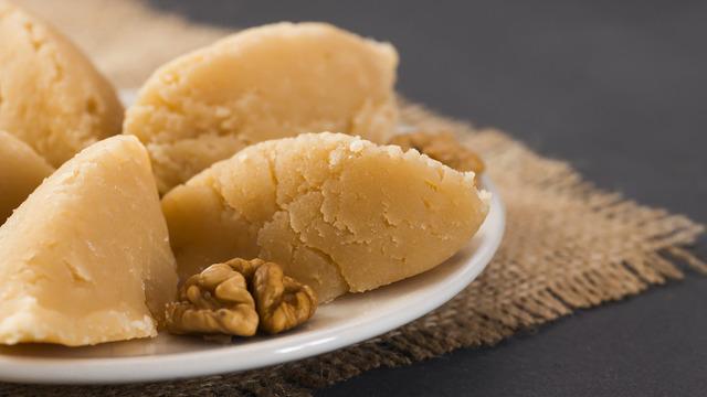 Tam ölçülü un helvası tarifi: Tam ölçülü un helvası nasıl yapılır?