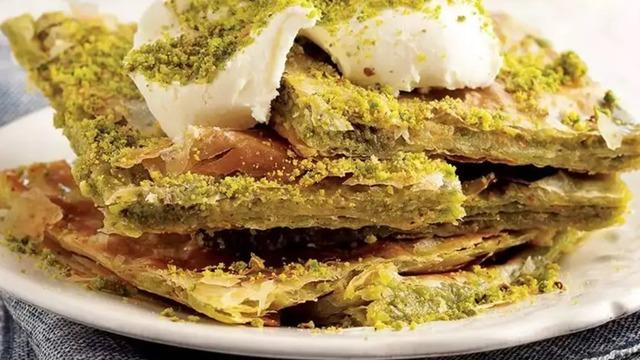 Ramazan sofralarının baş tacı Antep katmeri tarifi! Evde Gaziantep katmer tatlısı nasıl yapılır? 