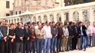 1 Mayıs'a namazla başladılar