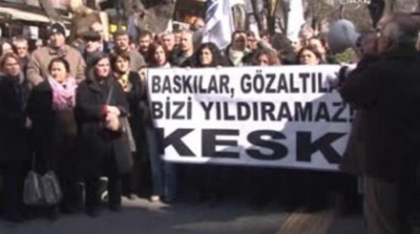 Kadınlar kadına y&ouml;nelik şiddeti protesto etti