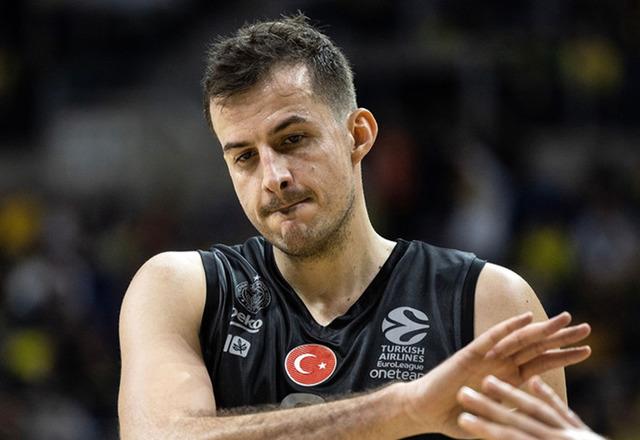 Fenerbahçe Beko'nun eski yıldızı Nemanja Bjelica, basketbolu bıraktı