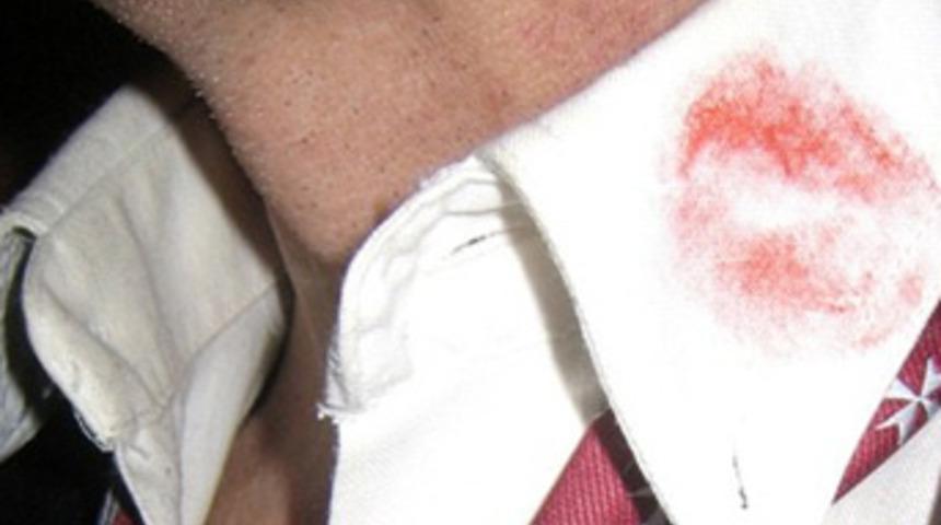 Eşini aldatan kalpten gidiyor!